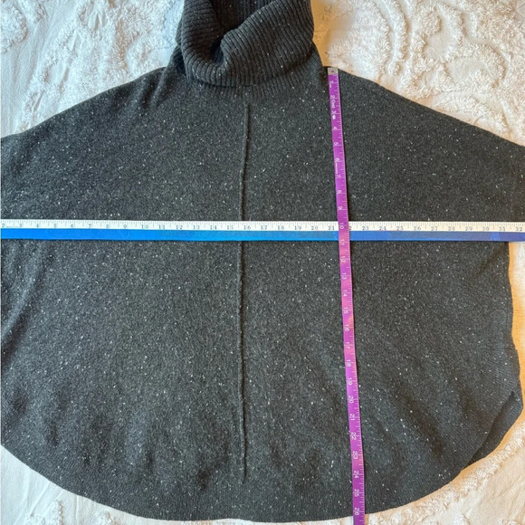 Gray Turtleneck funky sleeve oversized Sweater size M soft B8 - Picture 8 of 12